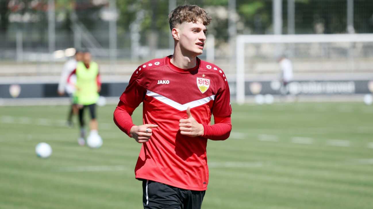 Fortuna verpflichtet VfB-Talent Raimund und Zwolles El Azzouzi Fortuna verpflichtet VfB-Talent Raimund und Zwolles El Azzouzi