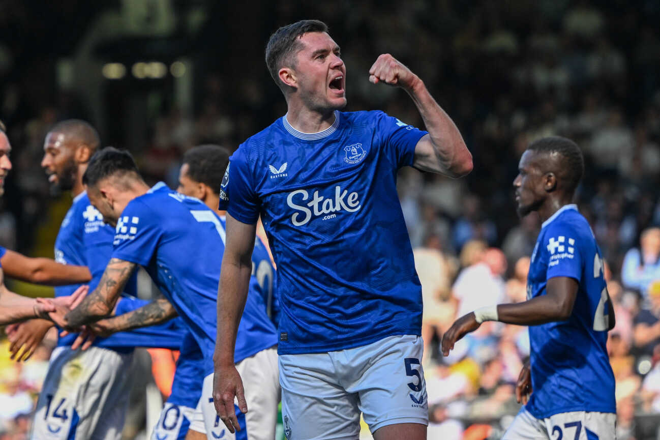 Fulham v Everton Premier League 10/05/2025. **GOAL** Everton defender Michael Keane 5 heads the ball GOAL scores 1-2 and celebrates during the Premier League match between Fulham and Everton at Craven Cottage, London, England on 10 May 2025. London Craven Cottage Greater London England Editorial use only DataCo restrictions apply See www.football-dataco.com , Copyright: xSimonxTraylenx PSI-22065-0100