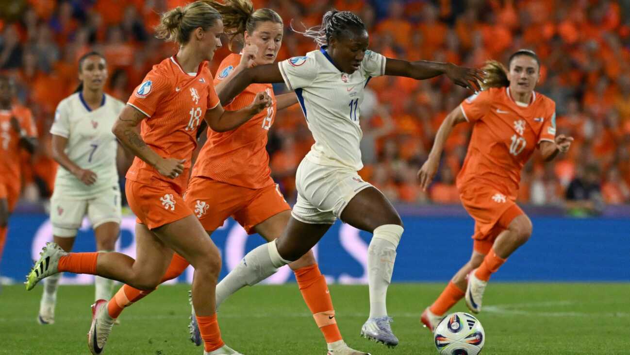 EM: Stümerin Diani für Spiel gegen Deutschland fraglich