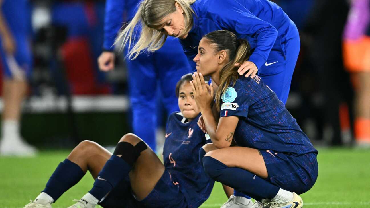 "Der Fluch geht weiter": Les Bleues hadern nach Elfmeter-Drama