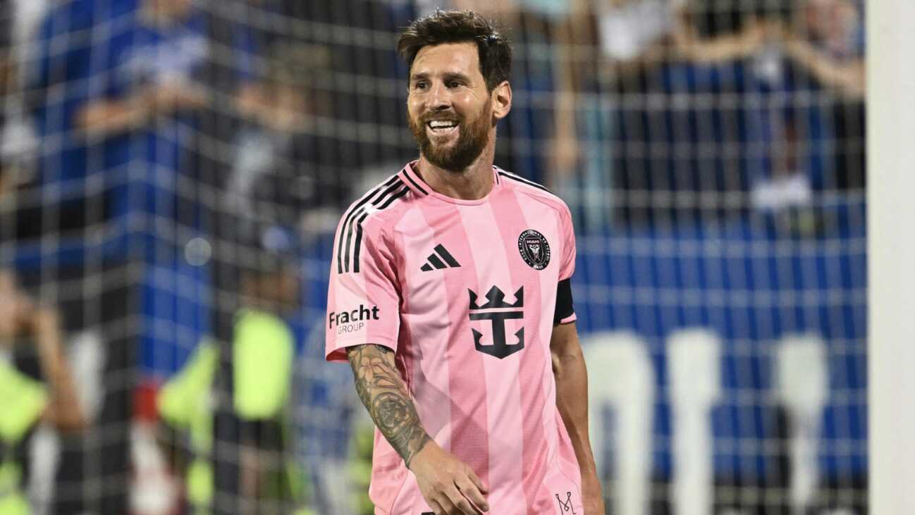 Rückkehr in den Alltag: Messi trifft doppelt