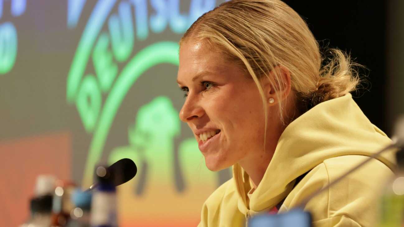 "Sehr besonders": DFB-Frauen treffen auf Knaaks "zweite Heimat" "Sehr besonders": DFB-Frauen treffen auf Knaaks "zweite Heimat"