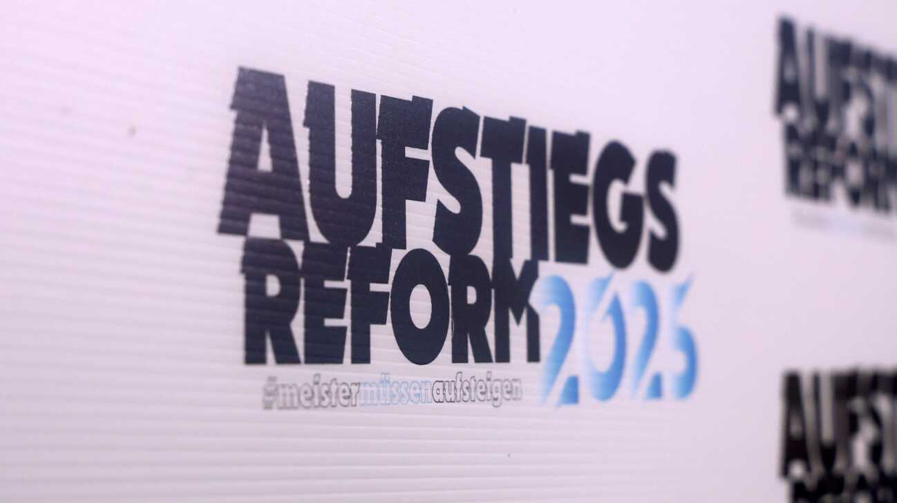 Schalke und Magdeburg unterstützten "Aufstiegsreform 2025"