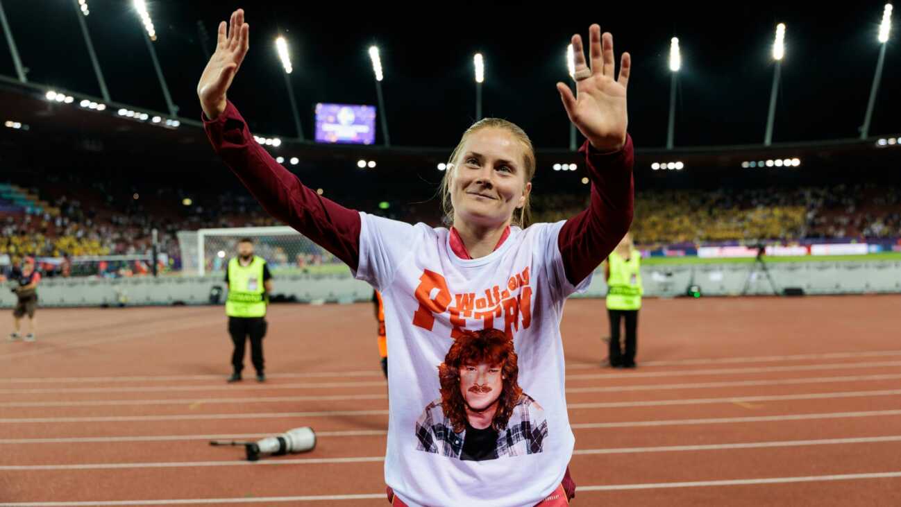 DFB-Frauen hoffen auf Petry-Support: "Aktiver Austausch" DFB-Frauen hoffen auf Petry-Support: "Aktiver Austausch"