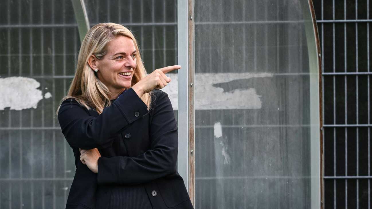 Künzer schwärmt von Kapitänin Gwinn: "Macht sie richtig gut"