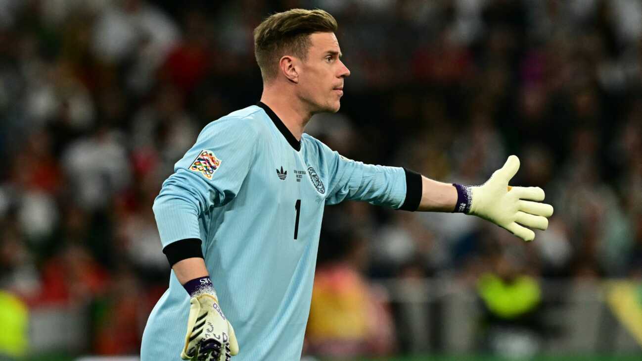 Adler: Ter Stegen kann sich Bleiben "nicht erlauben"