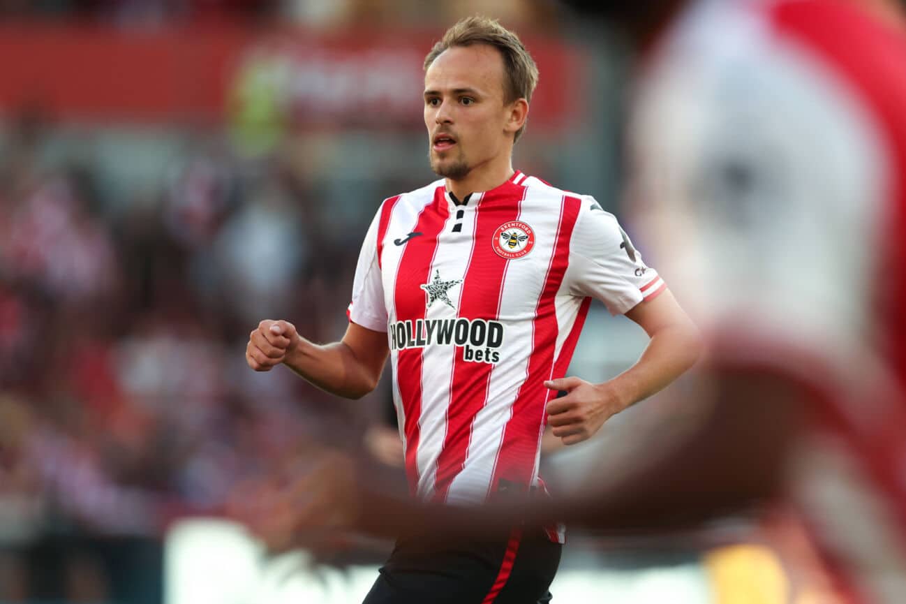 Brentford FC v Borussia Moenchengladbach 08 August 2025 - Pre-season football friendly match - Brentford FC v Borussia Moenchengladbach - Mikkel Damsgaard of Brentford - (Photo by Mark Leech). Brentford London UK *** Brentford FC gegen Borussia Mönchengladbach 08. August 2025 Fußball-Freundschaftsspiel vor der Saison Brentford FC gegen Borussia Mönchengladbach Mikkel Damsgaard von Brentford Foto von Mark Leech Brentford London UK PUBLICATIONxINxGERxSUIxAUTxONLY Copyright: xMarkxLeechxOffside