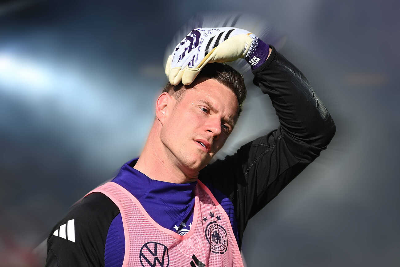 fotomontage-torwart-marc-andre-ter-stegen-1064405529 FOTOMONTAGE: Torwart Marc-Andre ter Stegen faellt wegen Verletzung monatelang aus! ARCHIVFOTO, *** PHOTO ASSEMBLY Goalkeeper Marc Andre ter Stegen out for months due to injury ARCHIVE PHOTO,