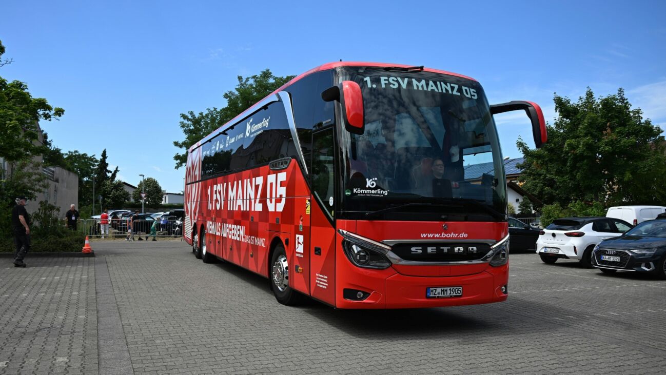 Vandalismus: Mainzer Mannschaftsbus beschädigt