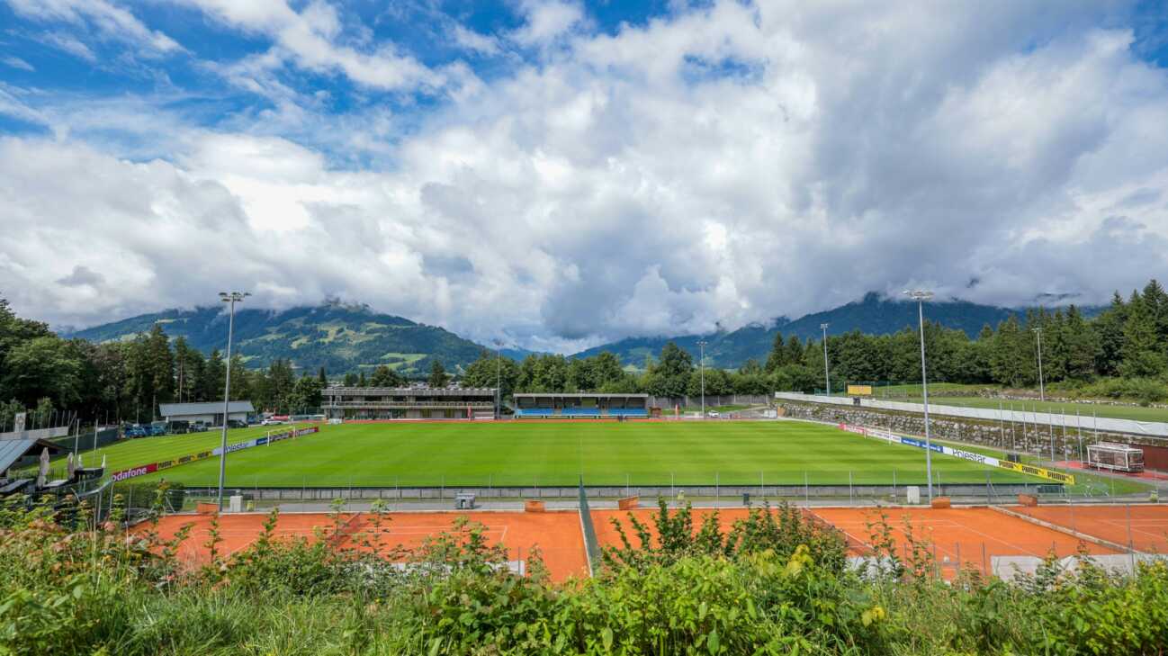 Platz unbespielbar: BVB sagt öffentliche Trainingseinheit ab