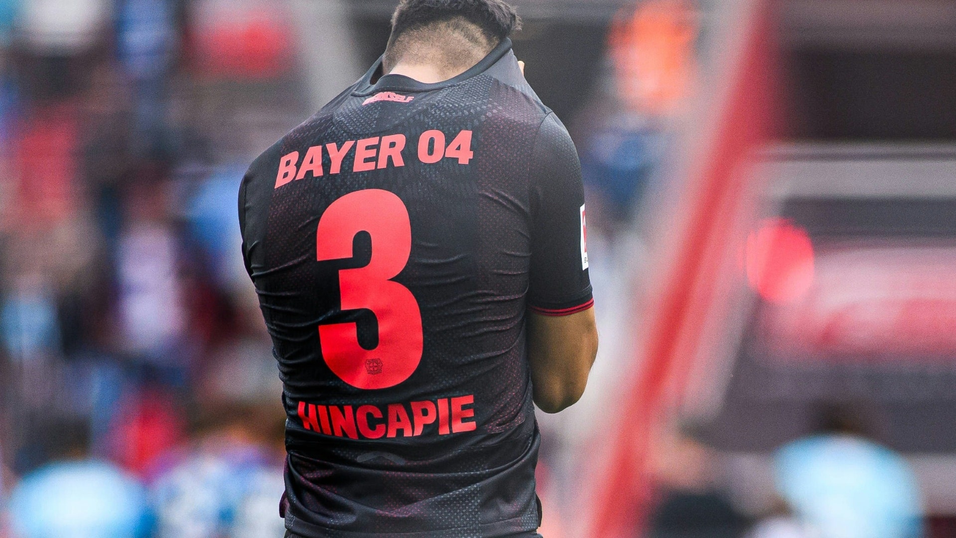 Medien: Auch Hincapié will Leverkusen verlassen
