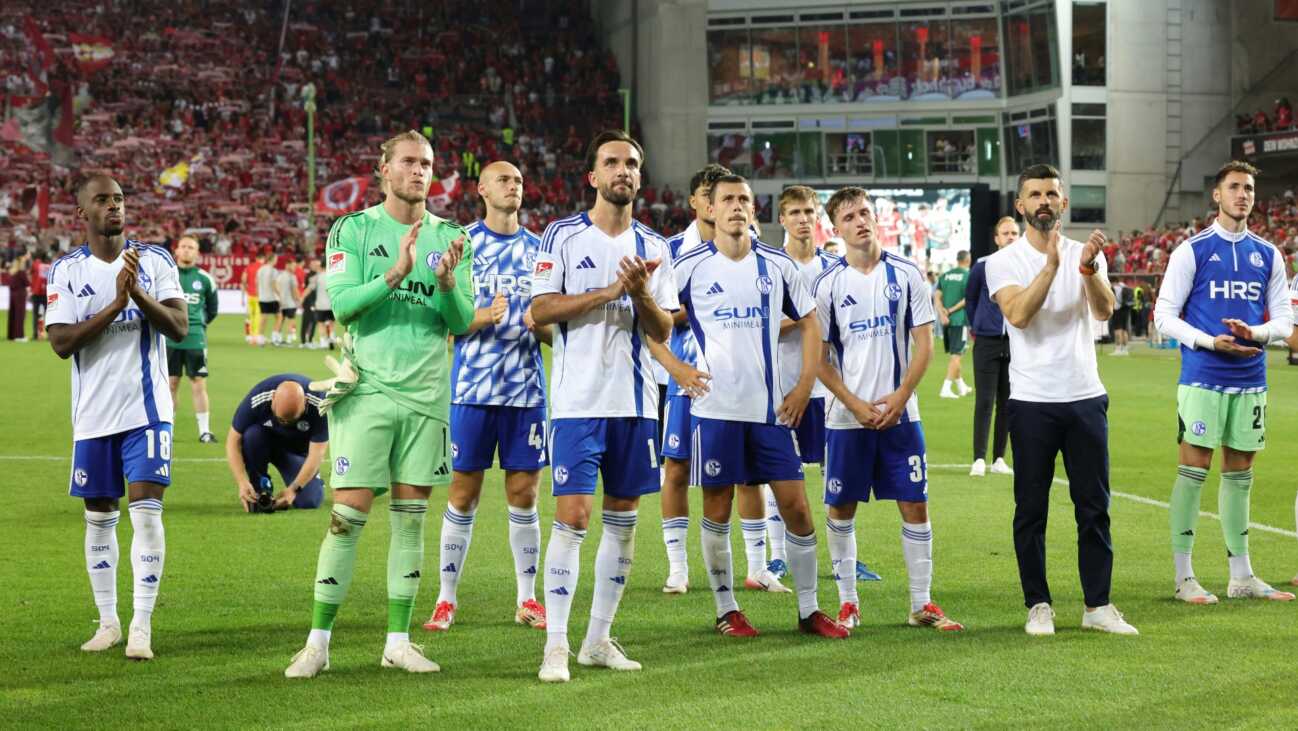 Keine "Wunderdinge": Schalke will Stimmungsdämpfer trotzen Keine "Wunderdinge": Schalke will Stimmungsdämpfer trotzen