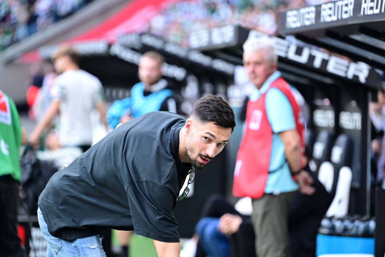 14.09.2025; Moenchengladbach; Fussball, Herren, Saison 2025 2026, Borussia Moenchengladbach vs. SV Werder Bremen Der verletzte Tim Kleindienst (Gladbach) DFL regulations prohibit any use of photographs as image sequences and or quasi-video. Borussia-Park NRW Deutschland *** 14 09 2025 Moenchengladbach Football, Men, Season 2025 2026, Borussia Moenchengladbach vs SV Werder Bremen The injured Tim Kleindienst Gladbach DFL regulations prohibit any use of photographs as image sequences and or quasi video Borussia Park NRW Germany