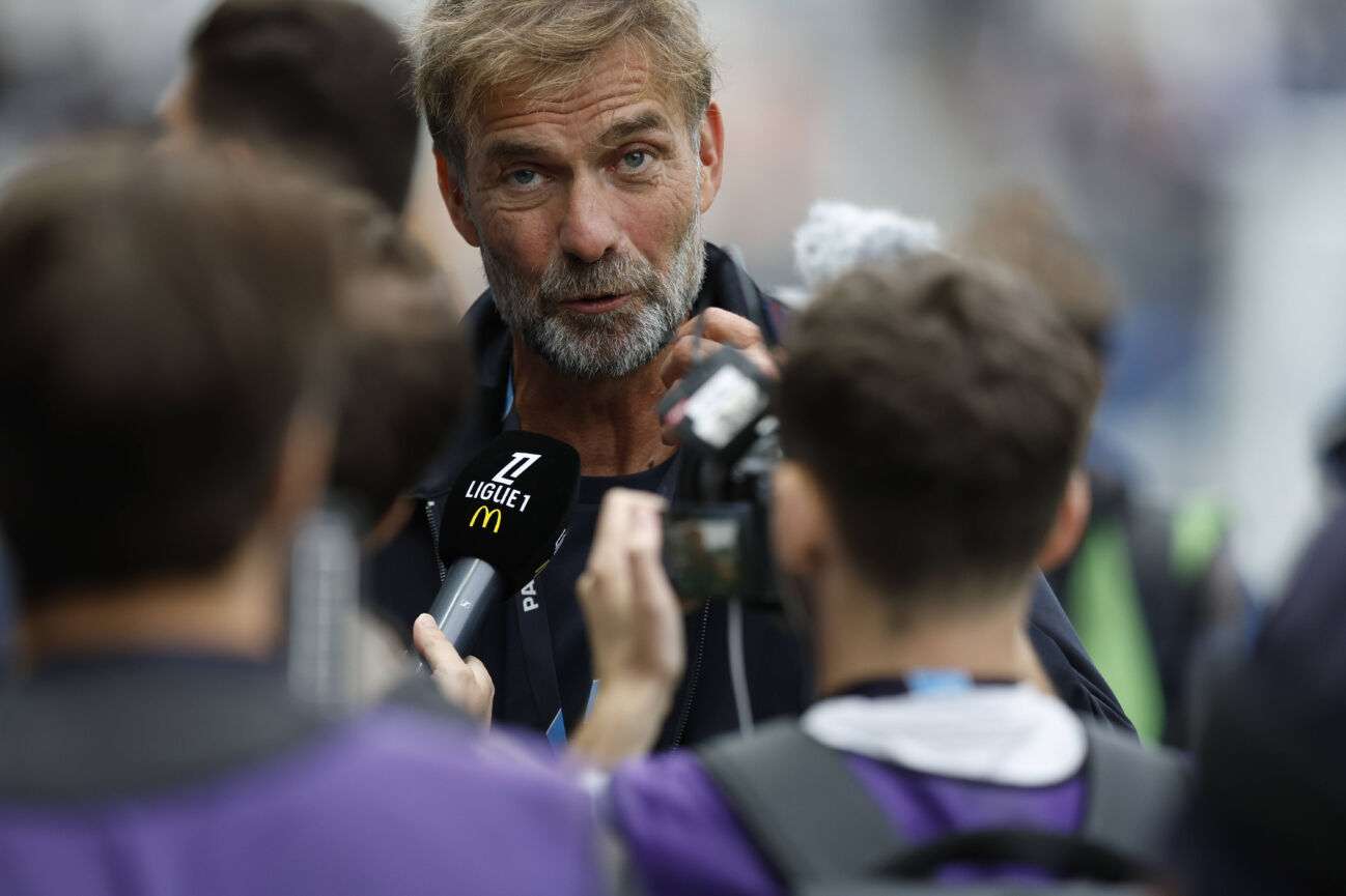August 31, 2025, Paris, Paris, France: Jurgen klopp and paris FC staff before the league 1 MacDonald day 3 match between Paris FC and FC Metz at Jean Bouin Stadium - on August 31 2025.Paris - France Paris France - ZUMAb253 20250831_zsp_b253_025 Copyright: xLoicxBaratouxx
