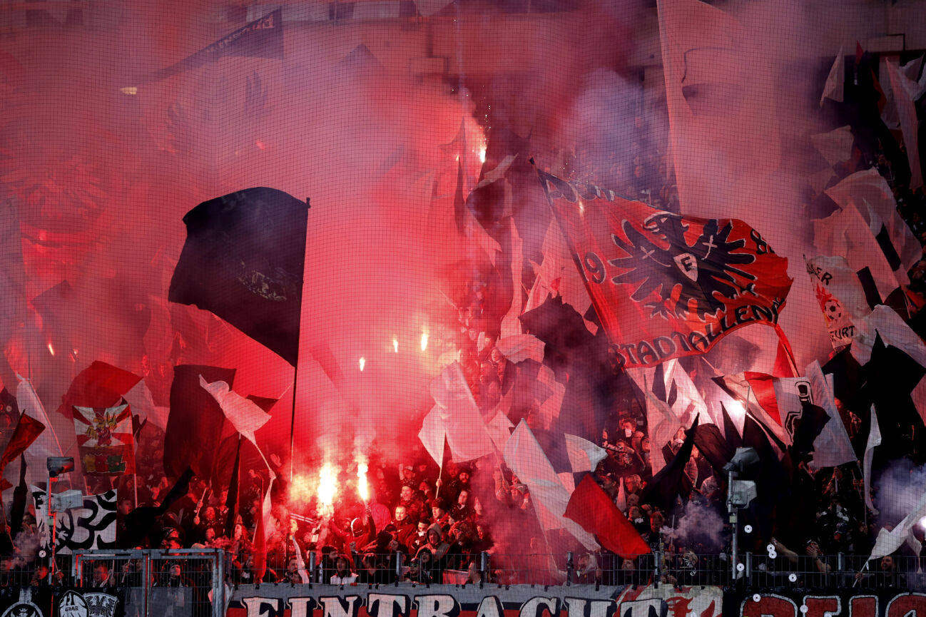 FANS Team Eintracht Frankfurt UEFA Championsleague Saison 2022 - 2023 Achtelfinale Spiel Eintracht Frankfurt - SSC Neapel am 21. 02. 2023 in Frankfurt DFL REGULATIONS PROHIBIT ANY USE OF PHOTOGRAPHS as IMAGE SEQUENCES and or QUASI-VIDEO *** FANS Team Eintracht Frankfurt UEFA Championsleague Season 2022 2023 Round of 16 match Eintracht Frankfurt SSC Napoli on 21 02 2023 in Frankfurt DFL REGULATIONS PROHIBIT ANY USE OF PHOTOGRAPHS as IMAGE SEQUENCES and or QUASI VIDEO Copyright: xLacixPerenyix