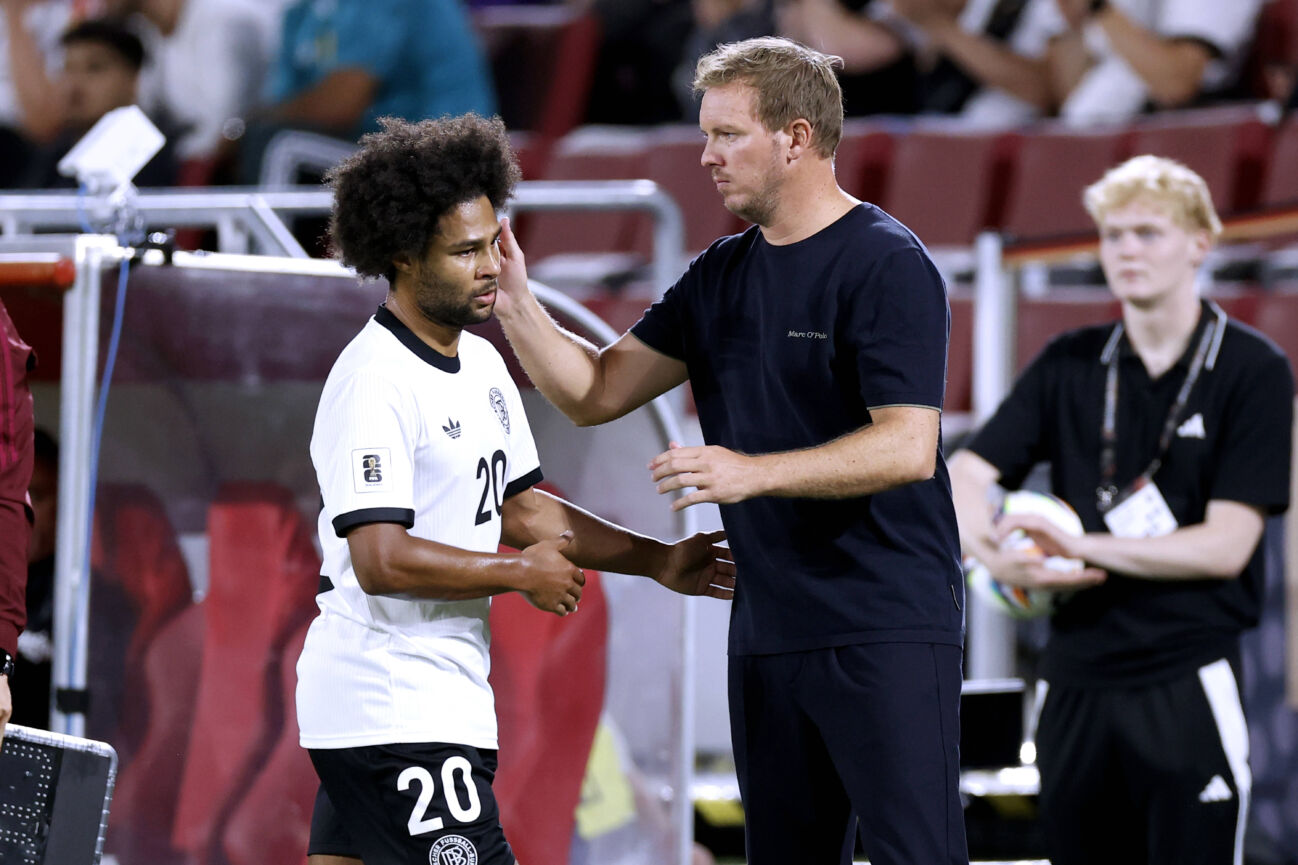 NAGELSMANN Julian Trainer Team Deutschland mit Torschuetzen GNABRY Serge bei der Auswechslung WM Qualifikation Spiel Deutschland - Nord Irland 3 : 1 am 07.09.2025 in Koeln DFL REGULATIONS PROHIBIT ANY USE OF PHOTOGRAPHS as IMAGE SEQUENCES and or QUASI-VIDEO *** NAGELSMANN Julian Coach Team Germany with goal scorer GNABRY Serge during substitution World Cup Qualification Match Germany North Ireland 3 1 on 07 09 2025 in Cologne DFL REGULATIONS PROHIBIT ANY USE OF PHOTOGRAPHS as IMAGE SEQUENCES and or QUASI VIDEO Copyright: xLacixPerenyix