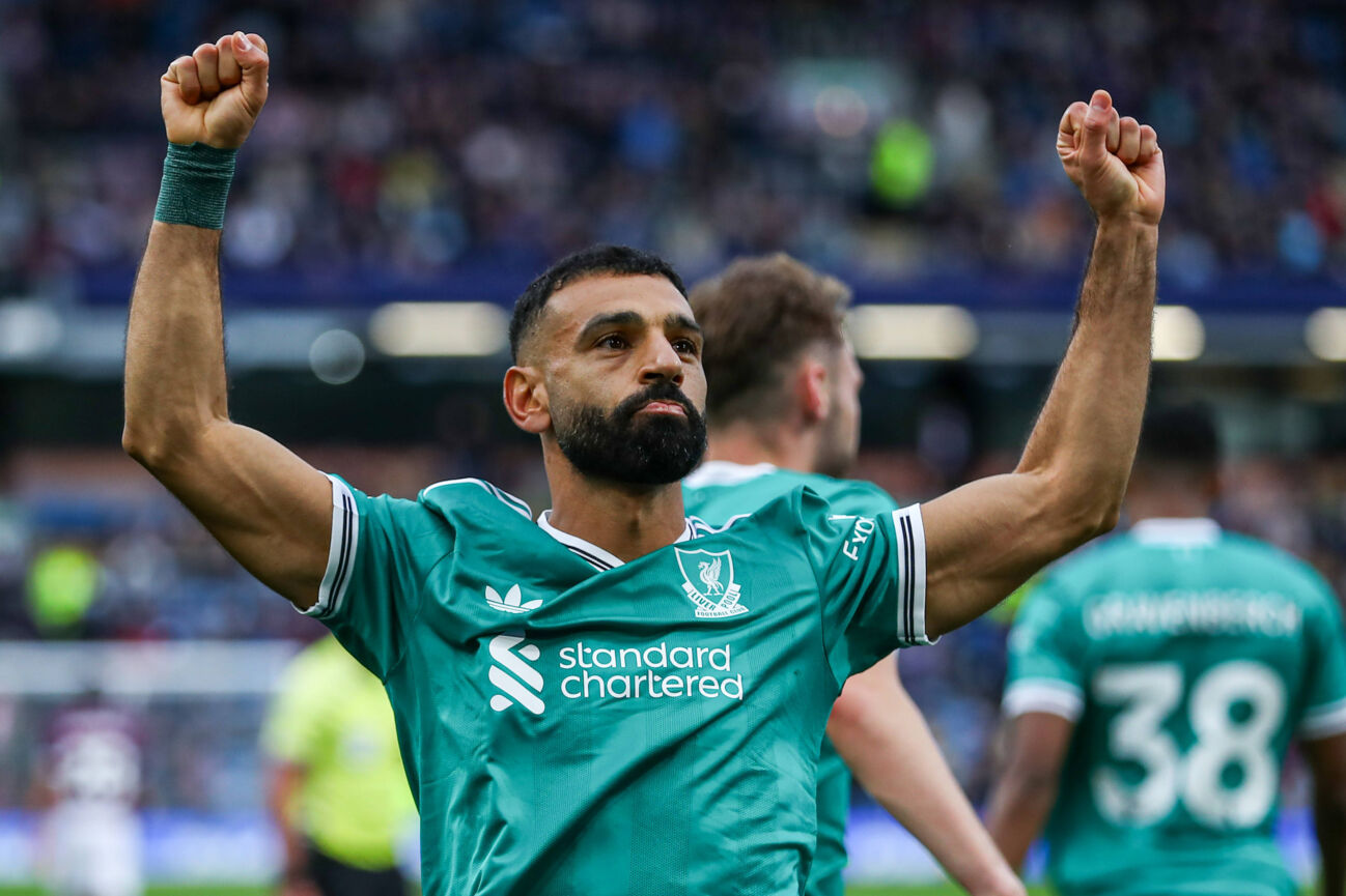 Premier League Burnley v Liverpool Mohamed Salah of Liverpool celebrates after making it 1-0 during the Premier League match Burnley vs Liverpool at Turf Moor, Burnley, United Kingdom, 14th September 2025 (Photo by Jorge Horsted News Images) Burnley Turf Moor Lancashire United Kingdom Copyright: xJorgexHorsted NewsxImagesx