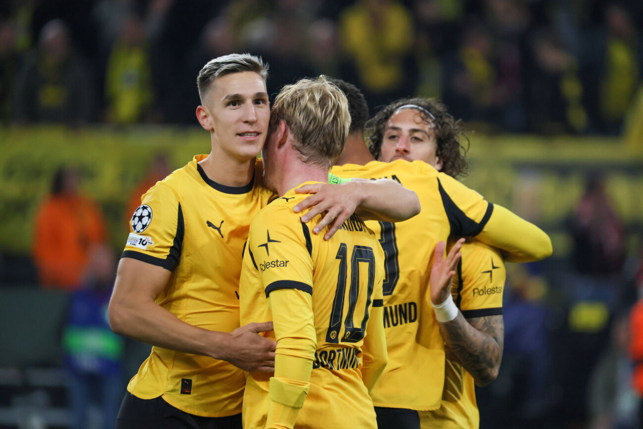 01.10.2025, xfanx, Fussball UEFA Champions League, Borussia Dortmund - Athletic Bilbao v.l. Tder Zweite Torschütze Julian Brandt (BVB) macht das Tor zum 4:0 für Borussia Dortmund und jubelt mit Nico Schlotterbeck (BVB) (DFL DFB REGULATIONS PROHIBIT ANY USE OF PHOTOGRAPHS as IMAGE SEQUENCES and or QUASI-VIDEO) Dortmund *** 01 10 2025, xfanx, Football UEFA Champions League, Borussia Dortmund Athletic Bilbao v l Tthe second scorer Julian Brandt BVB scores the goal to make it 4 0 for Borussia Dortmund and cheers with Nico Schlotterbeck BVB DFL DFB REGULATIONS PROHIBIT ANY USE OF PHOTOGRAPHS as IMAGE SEQUENCES and or QUASI VIDEO Dortmund mfan