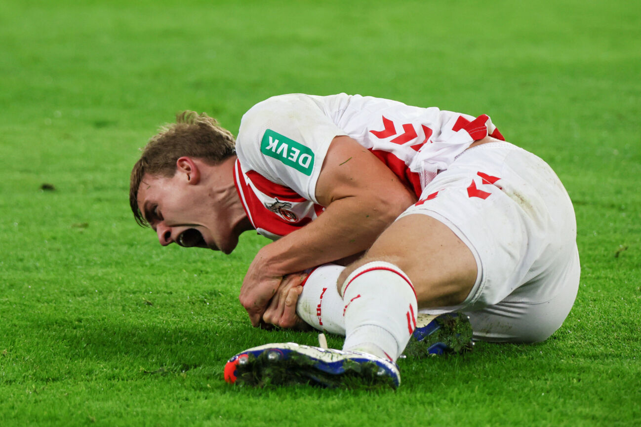 25102025-xfanx-fussball-1bundesliga-borussia-1068237805 25.10.2025, xfanx, Fussball 1.Bundesliga, Borussia Dortmund - 1.FC Köln v.l. Timo Hübers Huebers (1. FC Köln) verletzt sich so stark beim Zweikampf mit Serhou Guirassy (BVB), dass er ausgewechselt werden muss (DFL DFB REGULATIONS PROHIBIT ANY USE OF PHOTOGRAPHS as IMAGE SEQUENCES and or QUASI-VIDEO) Dortmund *** 25 10 2025, xfanx, Fussball 1 Bundesliga, Borussia Dortmund 1 FC Köln v l Timo Hübers Huebers 1 FC Köln injures himself so badly in a duel with Serhou Guirassy BVB that he has to be substituted DFL DFB REGULATIONS PROHIBIT ANY USE OF PHOTOGRAPHS as IMAGE SEQUENCES and or QUASI VIDEO Dortmund mfan