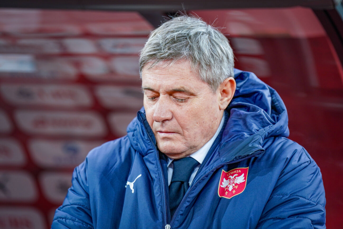 Fussball: Dragan StojkoviÄ‡ Stojkovic (Serbien, Trainer) Archivfoto: Uefa, Fifa, Qualifikation, Rücktritt *** Football Dragan StojkoviÄ‡ Stojkovic Serbia, coach archive photo Uefa, Fifa, qualification, resignation Copyright: xJOERANxSTEINSIEKx