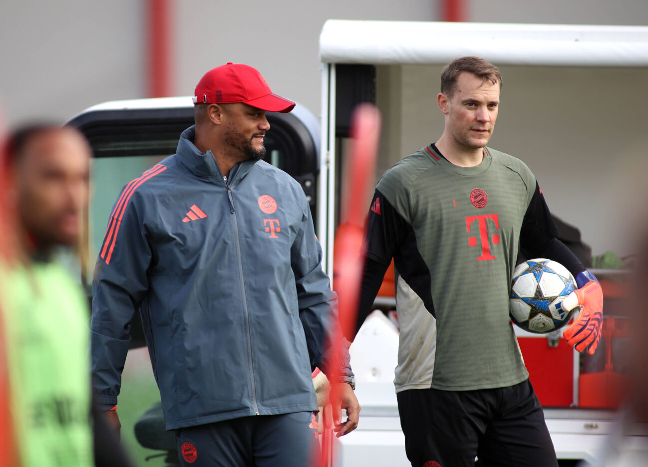 fussball-herren-champions-league-saison-1068053983 Fussball, Herren, Champions League, Saison 2025 2026, FC Bayern München, Abschlusstraining Vincent Kompany, Trainer (FC Bayern München) (li.) mit Manuel Neuer (FC Bayern München) (re.) stehend auf dem Trainingsplatz *** Football, Men, Champions League, Season 2025 2026, FC Bayern Munich, Final training Vincent Kompany, coach FC Bayern Munich left with Manuel Neuer FC Bayern Munich right standing on the training pitch