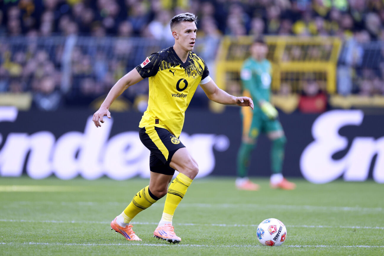 SCHLOTTERBECK Nico Team Borussia Dortmund 1. Fussball Bundesliga Saison 2025-2026 Bundesliga Spiel BVB - RB Leipzig 1 : 1 am 04.10.2025 in Dortmund DFL REGULATIONS PROHIBIT ANY USE OF PHOTOGRAPHS as IMAGE SEQUENCES and or QUASI-VIDEO *** SCHLOTTERBECK Nico Team Borussia Dortmund 1 Soccer Bundesliga Season 2025 2026 Bundesliga Match BVB RB Leipzig 1 1 on 04 10 2025 in Dortmund DFL REGULATIONS PROHIBIT ANY USE OF PHOTOGRAPHS as IMAGE SEQUENCES and or QUASI VIDEO Copyright: xLacixPerenyix