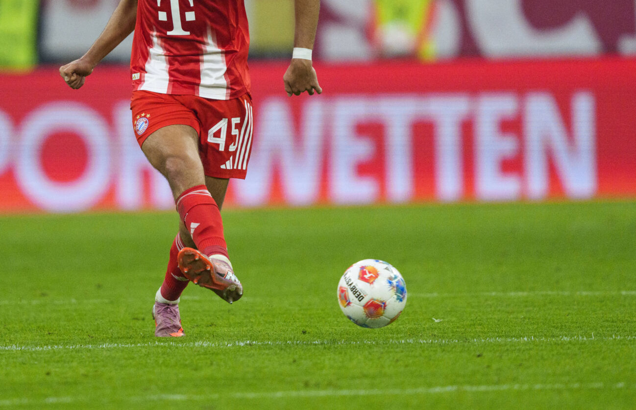 Aleksandar Pavlovic, FCB 45 legs in the match FC BAYERN MÜNCHEN - HAMBURGER SV 5-0. on Sept 13, 2025 in Allianz Arena München, Germany. Season 2026 2026, 1.Bundesliga, FCB, matchday 3, 3.Spieltag