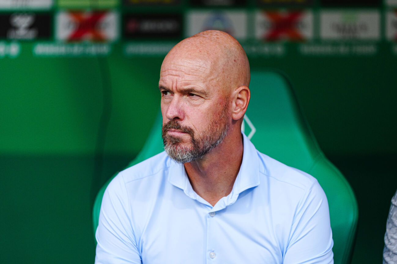 Erik ten Hag (Bayer 04 Leverkusen, Trainer) GER, SV Werder Bremen vs. Bayer 04 Leverkusen, Fussball, Bundesliga, Spieltag 2, Spielzeit 2025 2026, 30.08.2025 DFL REGULATIONS PROHIBIT ANY USE OF PHOTOGRAPHS AS IMAGE SEQUENCES AND OR QUASI-VIDEO GER, SV Werder Bremen vs. Bayer 04 Leverkusen, Fussball, Bundesliga, Spieltag 2, Spielzeit 2025 2026, 30.08.2025 Bremen *** Erik ten Hag Bayer 04 Leverkusen, Coach GER, SV Werder Bremen vs Bayer 04 Leverkusen, Football, Bundesliga, Matchday 2, Season 2025 2026, 30 08 2025 DFL REGULATIONS PROHIBIT ANY USE OF PHOTOGRAPHS AS IMAGE SEQUENCES AND OR QUASI VIDEO GER, SV Werder Bremen vs Bayer 04 Leverkusen, Football, Bundesliga, Matchday 2, Season 2025 2026, 30 08 2025 Bremen Copyright: xEibner-Pressefoto MarcelxvonxFehrnx EP_MFN