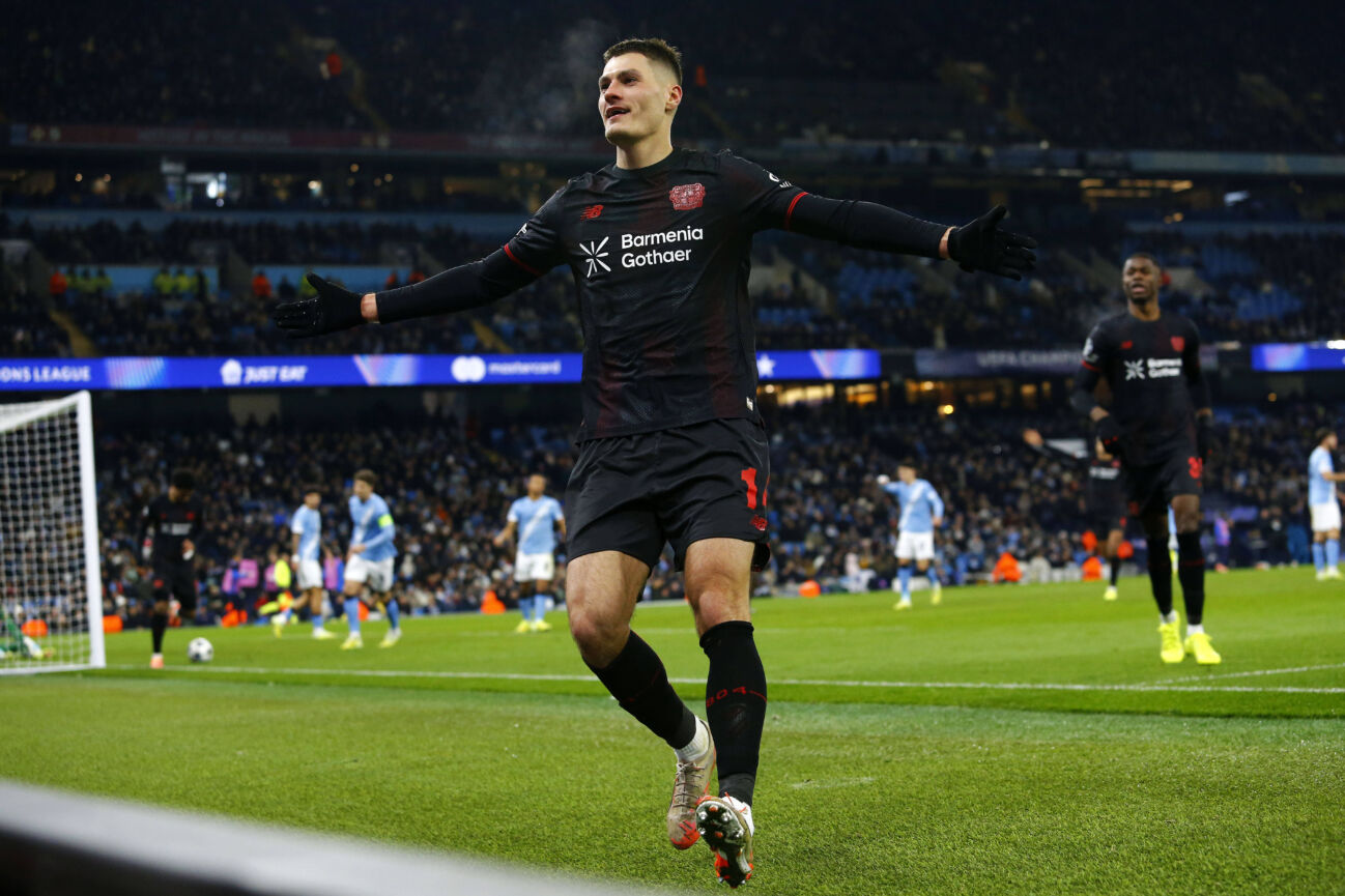 Manchester City v Bayer Leverkusen, Manchester, UK - 25 November 2025 Goal celebrations for Patrik Schick of Bayer Leverkusen during the UEFA Champions League match between Manchester City and Bayer Leverkusen at The Etihad Stadium on 25 November 2025 in Manchester, England Photo by Steve Taylor/PPAUK Manchester The Etihad Stadium Greater Manchester England Copyright: xStevexTaylor/PPAUKx PPA-231878