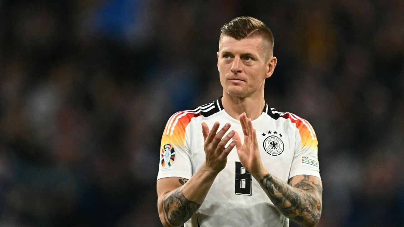 Kroos erhält Bundesverdienstkreuz
