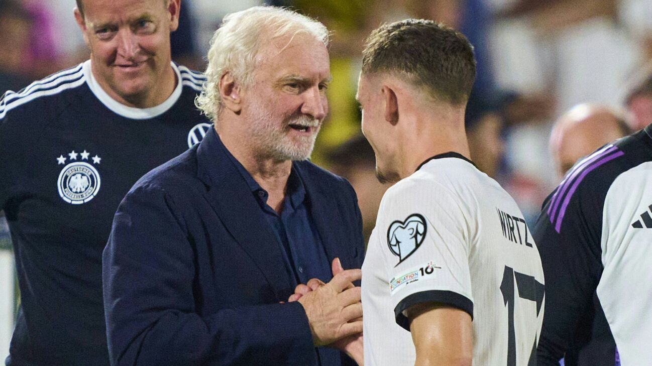 Völler stärkt Wirtz nach Kritik in England den Rücken Völler stärkt Wirtz nach Kritik in England den Rücken