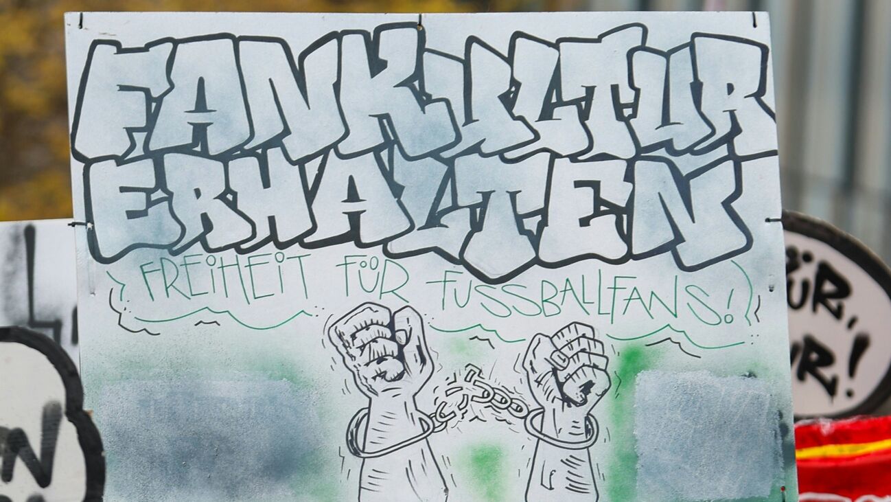 12 Minuten Schweigen: Fanprotest gegen IMK-Pläne