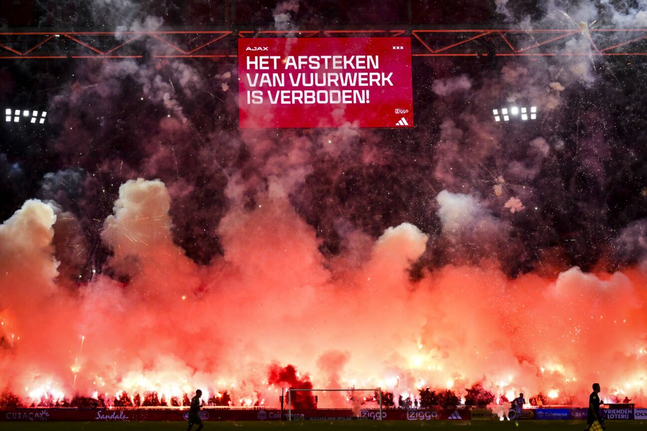 AMSTERDAM - Ajax supporters held a protest in memory of a 29-year-old F-side supporter named Tum during the Dutch Eredivisie match between AFC Ajax and FC Groningen at the Johan Cruijff ArenA on November 30, 2025, in Amsterdam, Netherlands. ANP OLAF KRAAK Eredivisie 2025-2026 xVIxANPxSportx xxANPxIVx 543505554 originalFilename: 543505554.jpg