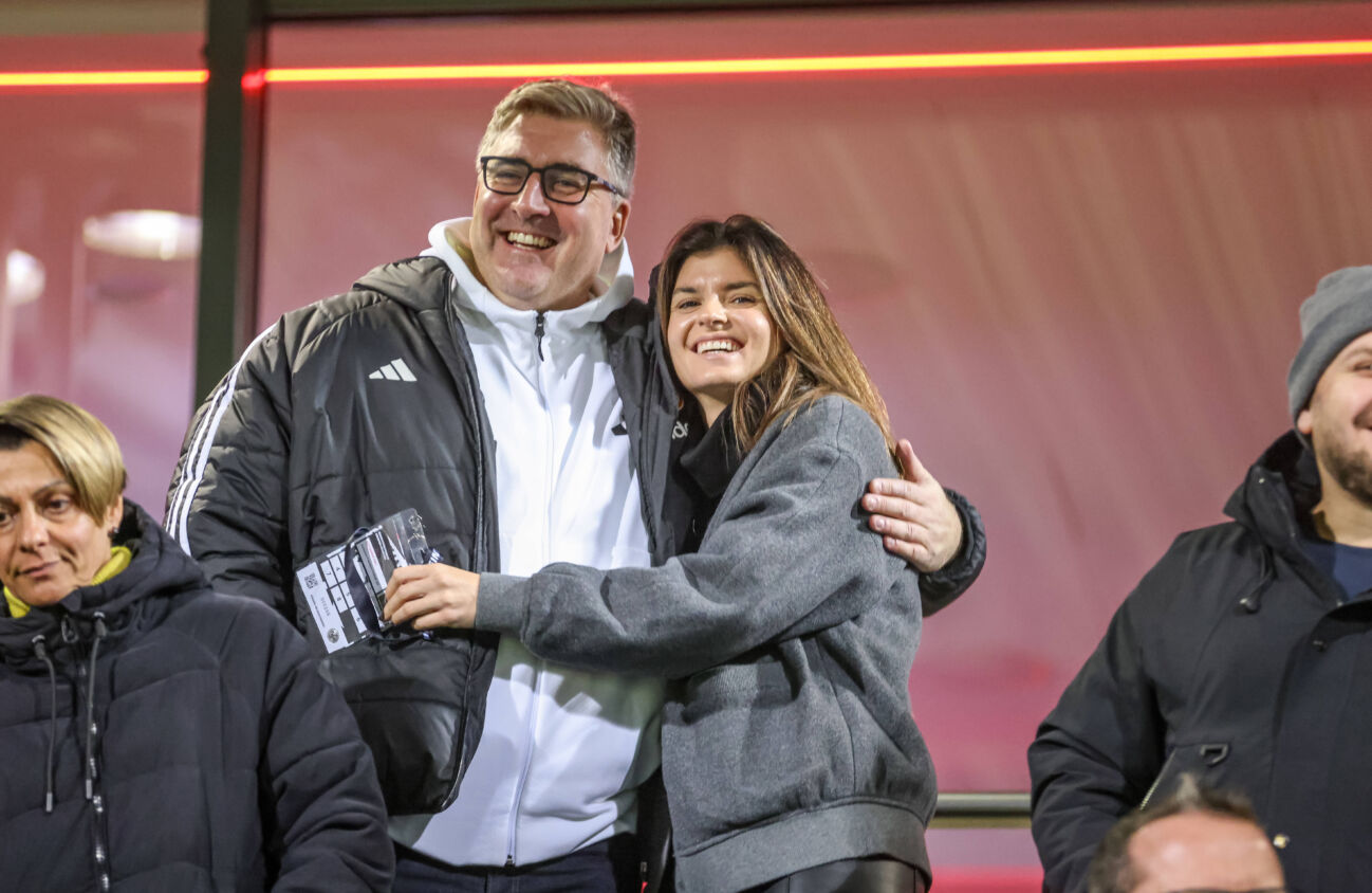 GER, Frankfurt, Eintracht Frankfurt vs FC Bayern München, Google Pixel Bundesliga, Fussball, DFB, Spielzeit 2025 2026, Stadion am Brentanobad, 12. Spieltag im Bild v.l.: Axel Hellmann (Vorstandssprecher Eintracht Frankfurt), Katharina Kiel (Direktorin Frauen Fußball Eintracht Frankfurt) DFB DFL REGULATIONS PROHIBIT ANY USE OF PHOTOGRAPHS AS IMAGE SEQUENCES AND OR QUASI-VIDEO, 07.12.2026 *** GER, Frankfurt, Eintracht Frankfurt vs FC Bayern Munich, Google Pixel Bundesliga, Football, DFB, Season 2025 2026, Stadion am Brentanobad, 12 Matchday in the picture from l Axel Hellmann CEO Eintracht Frankfurt , Katharina Kiel Director Womens Football Eintracht Frankfurt DFB DFL REGULATIONS PROHIBIT ANY USE OF PHOTOGRAPHS AS IMAGE SEQUENCES AND OR QUASI VIDEO, 07 12 2026 Copyright: HMBxMedia HendrikxHamelau