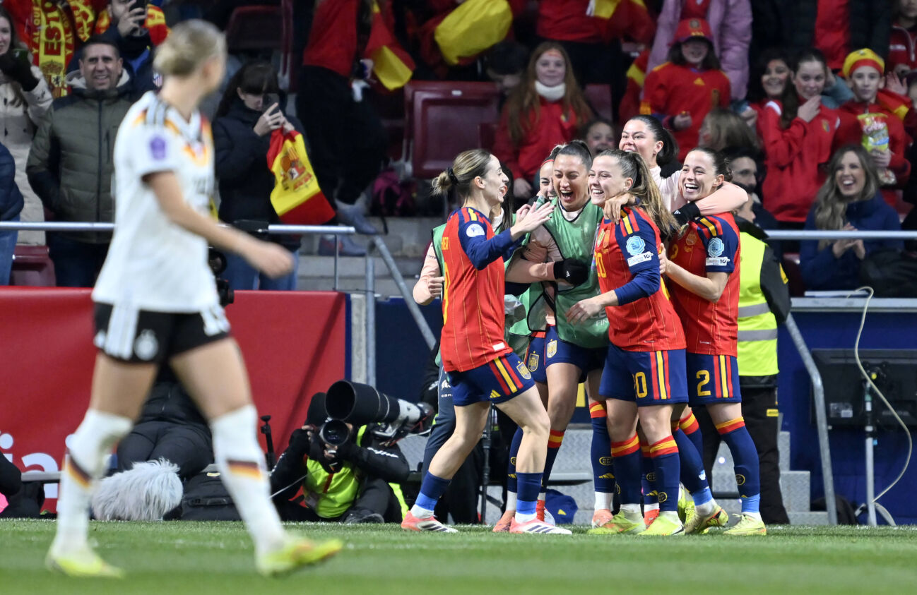 Spain v Germany - UEFA Women s Nations League 2025 Final Second Leg MADRID, SPAIN - DECEMBER 02: Claudia Pina 2nd R of Spain celebrates with her teammates after scoring a goal during the UEFA Women s Nations League 2025 final second leg match between Spain and Germany at Estadio Metropolitano on December 02, 2025 in Madrid, Spain. Burak Akbulut / Anadolu Madrid Spain. Editorial use only. Please get in touch for any other usage. PUBLICATIONxNOTxINxTURxUSAxCANxUKxJPNxITAxFRAxAUSxESPxBELxKORxRSAxHKGxNZL Copyright: x2025xAnadoluxBurakxAkbulutx