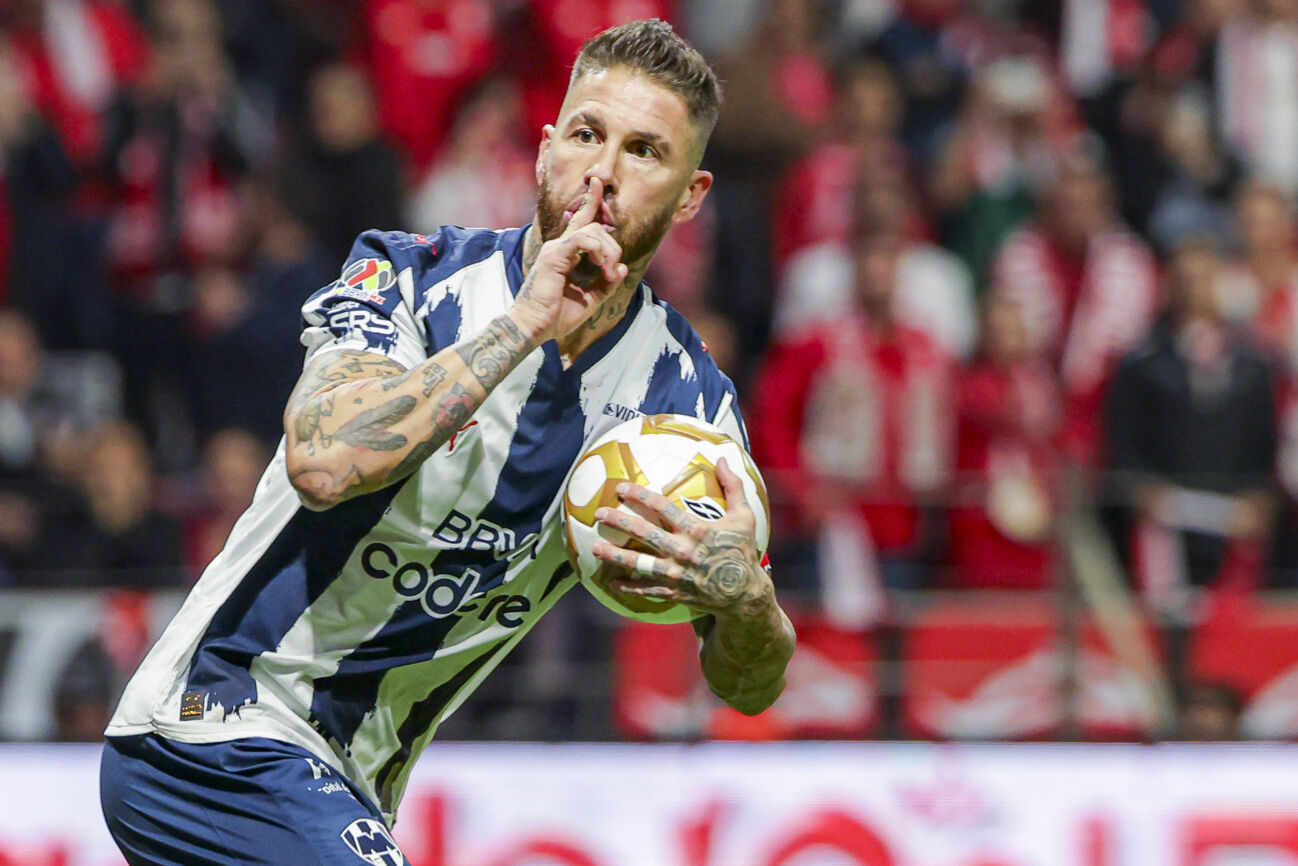 LIGA BBVA MX 2025 LIGA BBVA MX 2025 TOLUCA VS RAYADOS MONTERREY 06122025 TOLUCA, ESTADO DE MEXICO, MEXICO. Action photo of Sergio Ramos (93) of Rayados Monterrey, during semifinal game of the Torneo de Apertura 2025 of the BBVA Liga MX, held at the Estadio Nemesio Diez of Toluca, Estado de Mexico against Diablos Rojos del Toluca. Foto de accion de Sergio Ramos (93) de Rayados Monterrey, durante juego semifinal del Torneo Apertura 2025 de la Liga BBVA MX, celebrado en el estadio Nemesio Diez de Toluca, Estado de Mexico en contra de Diablos Rojos del Toluca. IMAGENSHOP AGENCIA FOTOGRAFICA TOLUCA ESTADO DE MEXICO MEXICO *** LIGA BBVA MX 2025 LIGA BBVA MX 2025 TOLUCA VS RAYADOS MONTERREY 06122025 TOLUCA, ESTADO DE MEXICO, MEXICO Action photo of Sergio Ramos 93 of Rayados Monterrey, during semifinal game of the Torneo de Apertura 2025 of the BBVA Liga MX, held at the Estadio Nemesio Diez of Toluca, Estado de Mexico against Diablos Rojos del Toluca Action photo of Sergio Ramos 93 of Rayados Monterrey, during semifinal game of the Torneo Apertura 2025 of the BBVA Liga MX, held at the Estadio Nemesio Diez of Toluca, Estado de Mexico against Diablos Rojos del Toluca IMAGENSHOP AGENCIA FOTOGRAFICA TOLUCA ESTADO DE MEXICO MEXICO Copyright: xIMAGENSHOPxAGENCIAxFOTOGRAFICAx