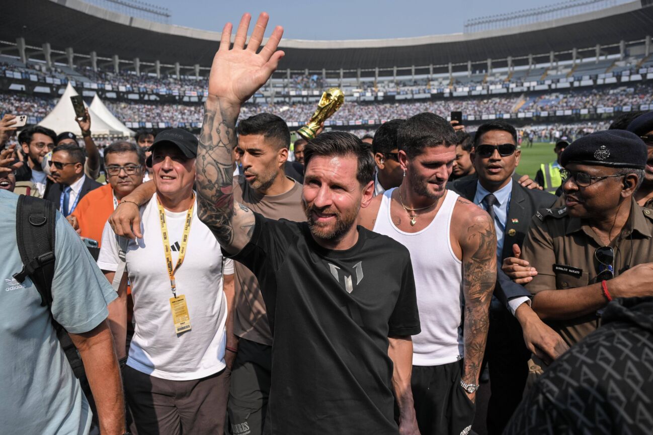 Lionel Messi In Kolkata. Lionel Messi is seen during the GOAT concert in Kolkata, India, on December 13, 2025. Kolkata India PUBLICATIONxNOTxINxFRA Copyright: xDebarchanxChatterjeex originalFilename:chatterjee-notitle251213_np0Rx.jpg